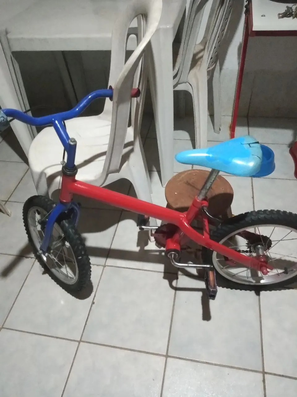 Vendo bicicleta infantil, por apenas $ 180,00