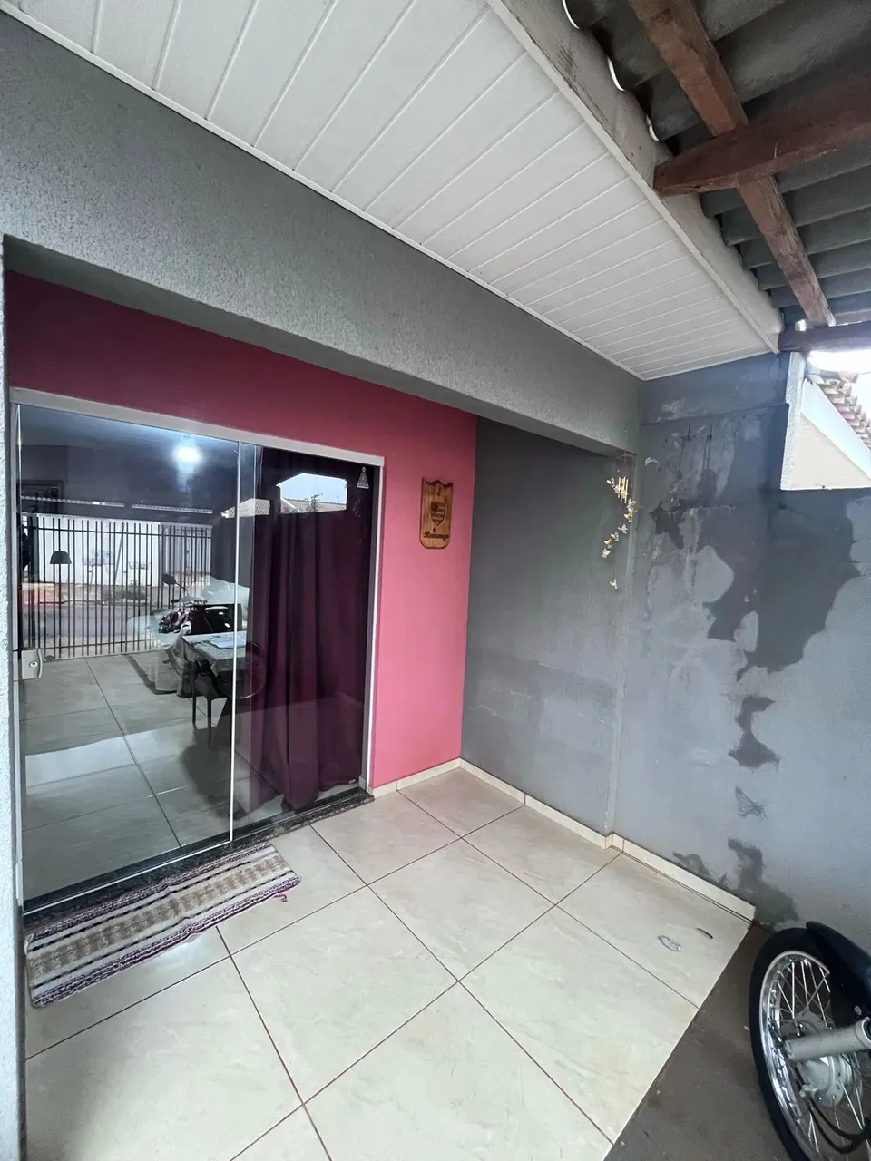Imóvel para aluguel tem 50 metros quadrados com 2 quartos em Interlagos - Cascavel - PR