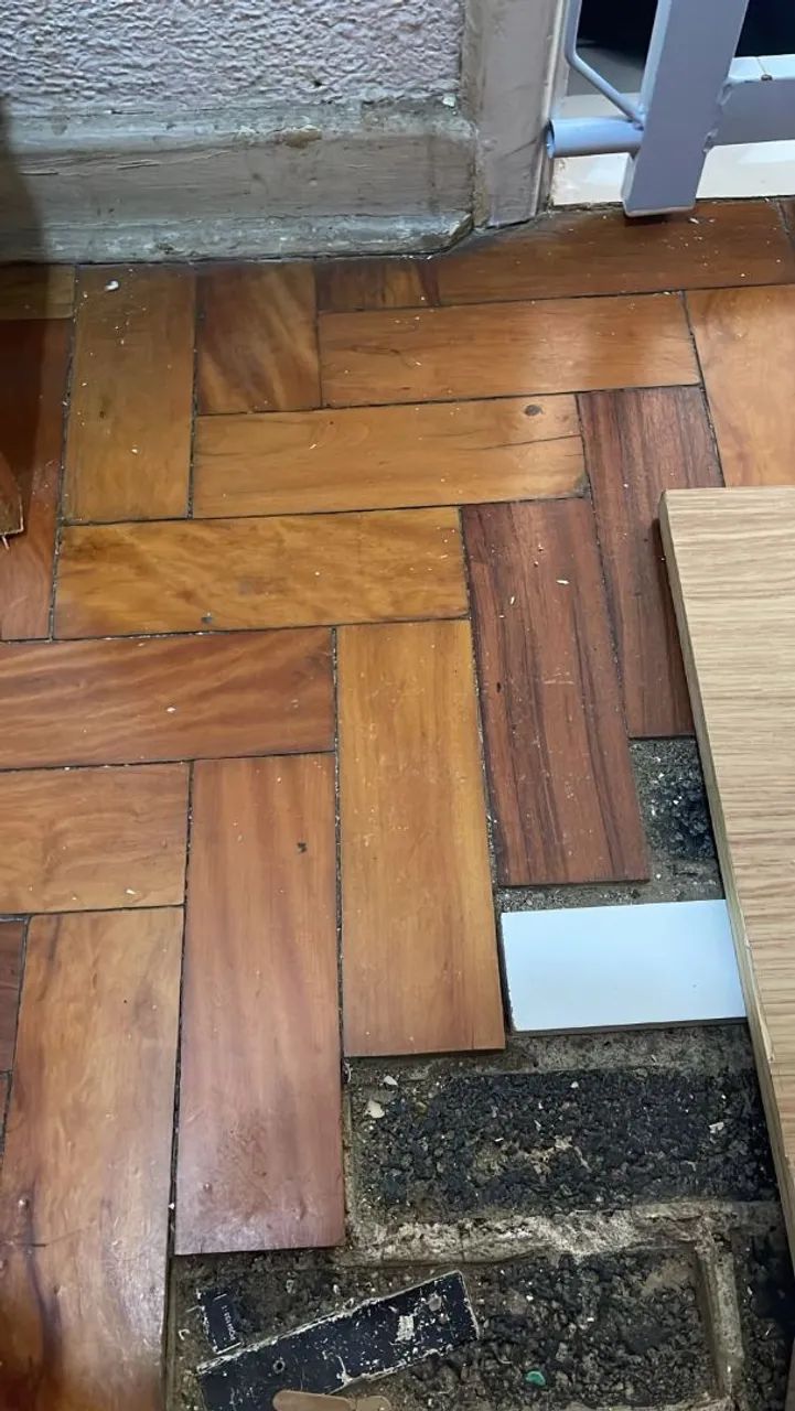 Piso de taco antigo madeira 2,00 pode retirar aqui ou envio correio e ubermoto revestiment - Foto 6