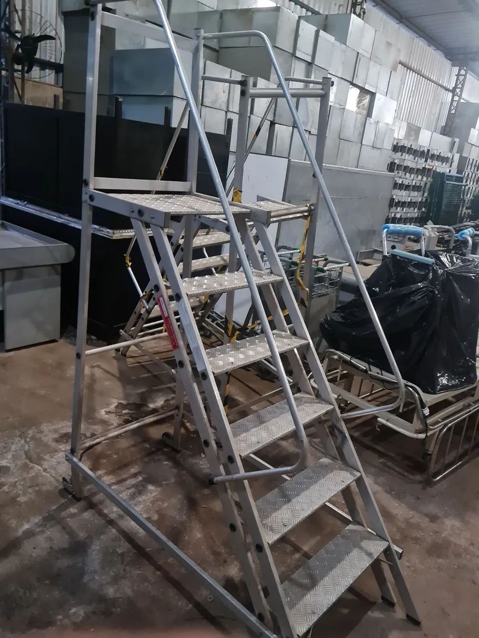 ESCADA ALUMINIO PLATAFORMA 64254009312641120