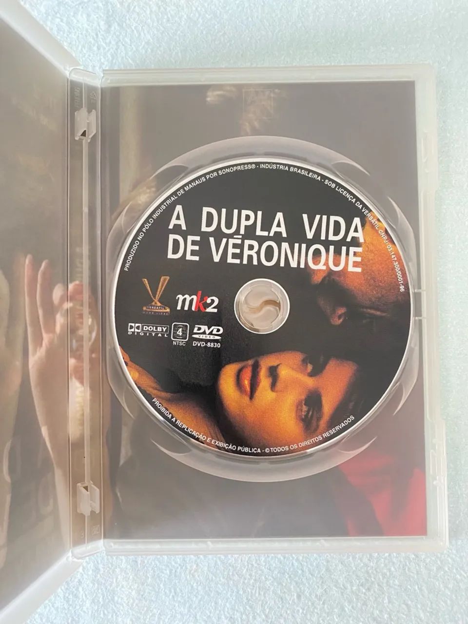DVD A Dupla Vida de Verónique (Direção: Krzysztof Kielowski / Com Irène Jacob-1991) - Foto 2