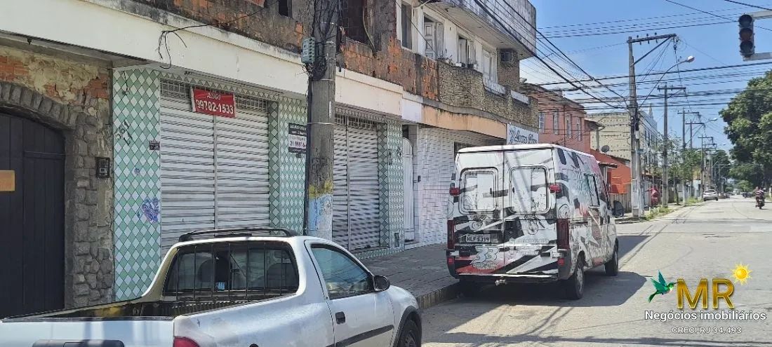 Garagem com 4 vagas duas salas e banheiro - Foto 2