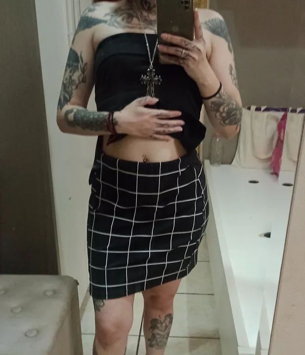 Saia xadrez preta e branca