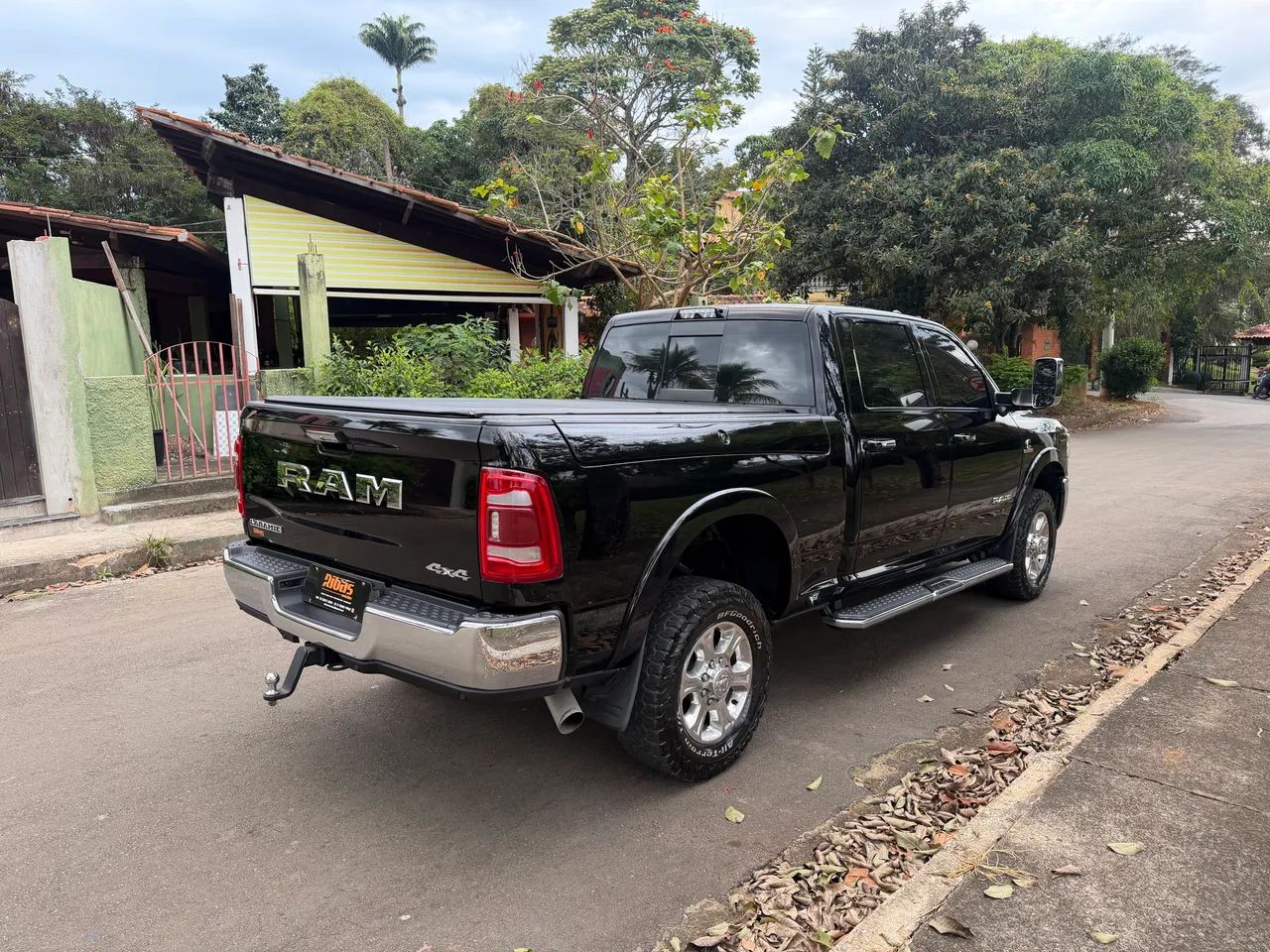 RAM LARAMIE 2500 - Foto 3
