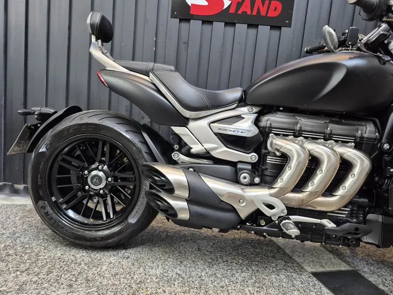 Triumph Rocket 3 50 cc  - Foto 3