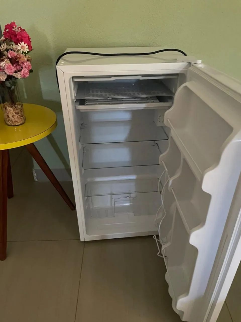 Frigobar Midea Branco à Venda! - Foto 2