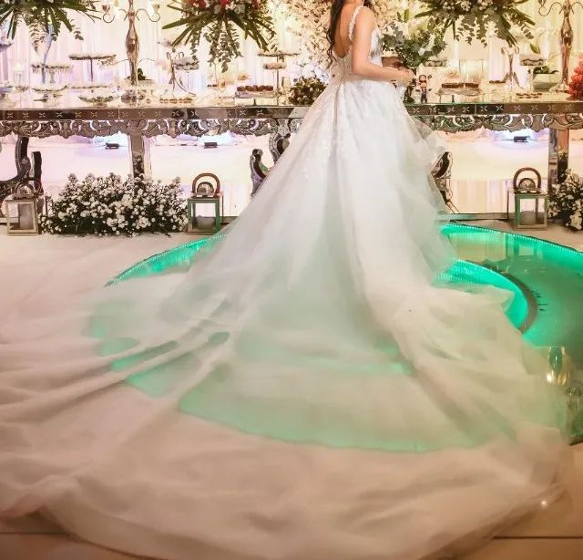 Vestido de noiva e véu - Foto 5