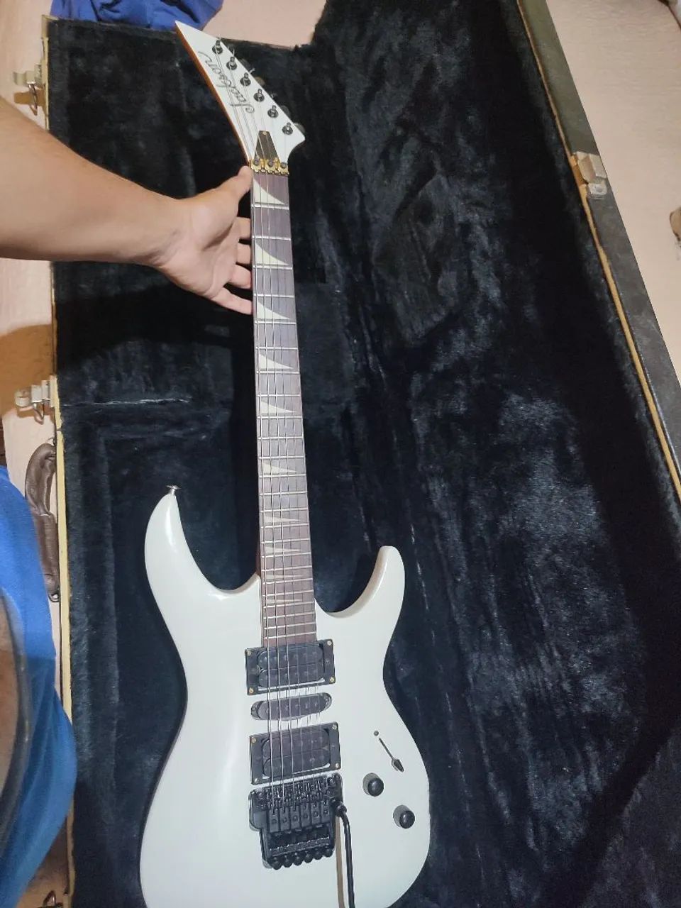 Guitarra Jackson Dinky HSH - Branca - Floyd Rose & Sharkfin Inlays