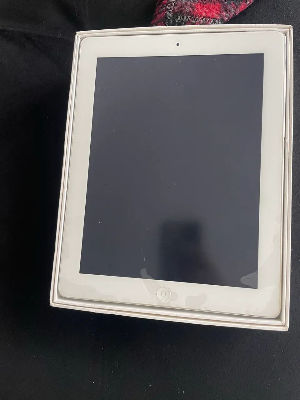 iPad antigo, funcionando perfeitamente. Ótimo para vídeos, estudos leves e uso básico.  - Foto 2