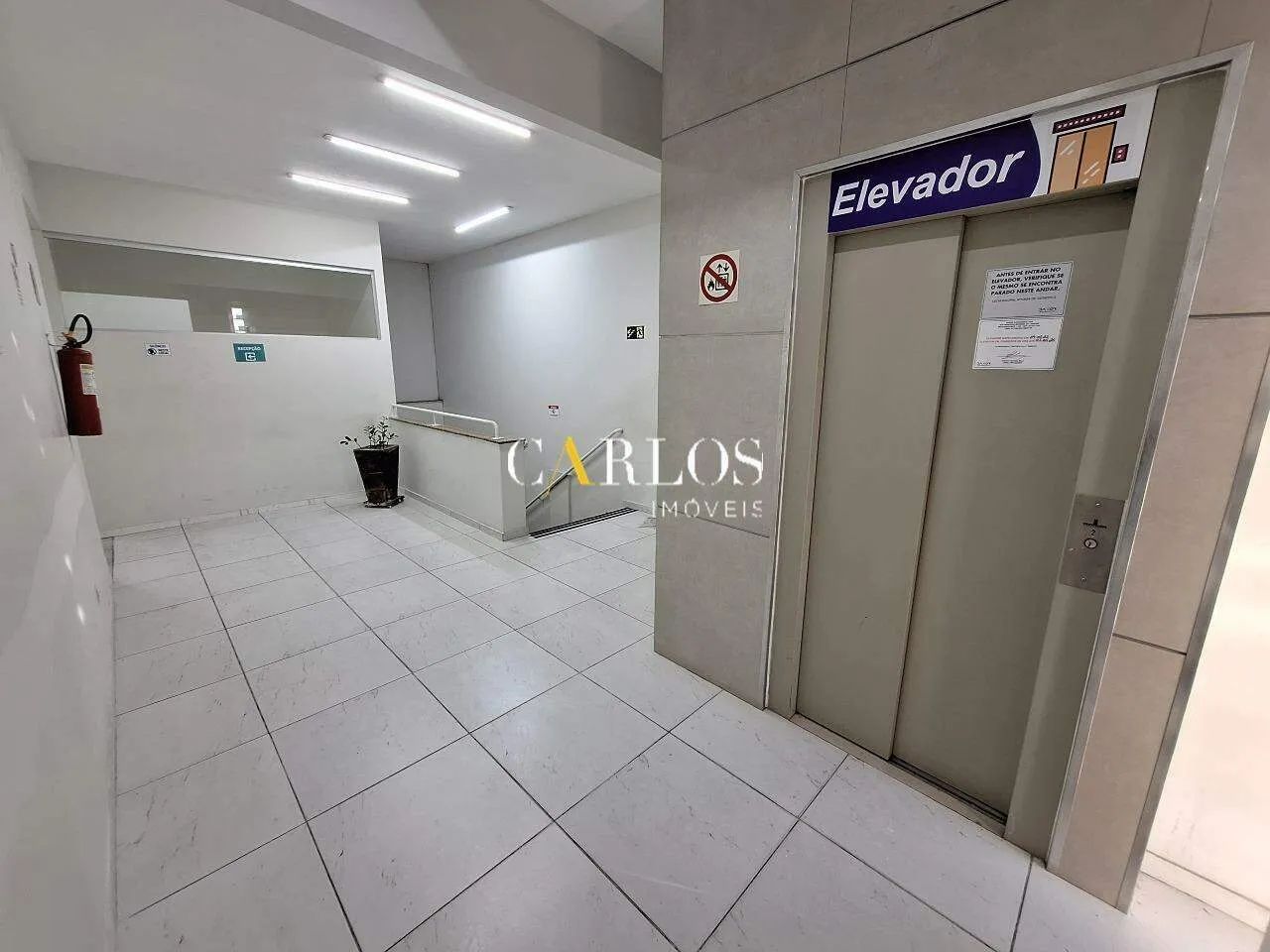 Andar Comercial Completo com 300m² e elevador na Av Brasília em Santa Luzia