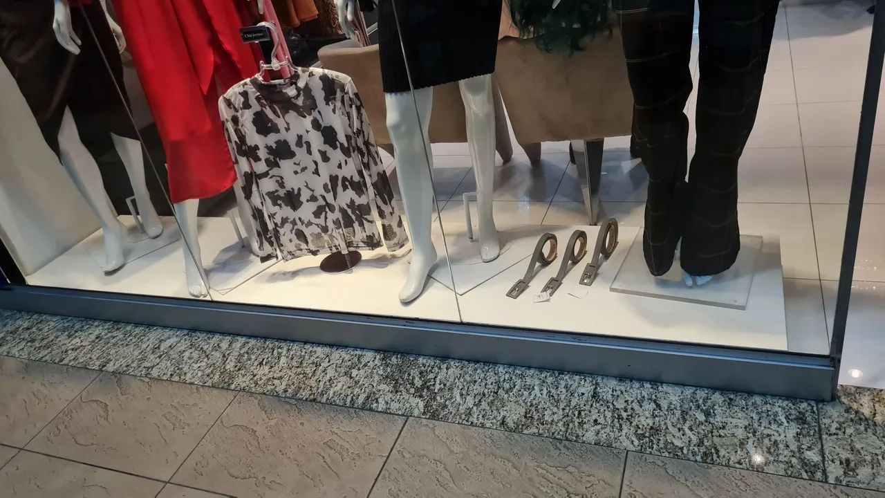 Tablado Base Para Vitrine Comercial MDF Branco 2,75m - Bacacheri