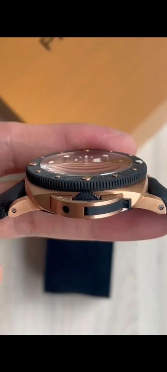 Panerai Submersible Goldtech 44mm/ PAM01070/S.C - Foto 4
