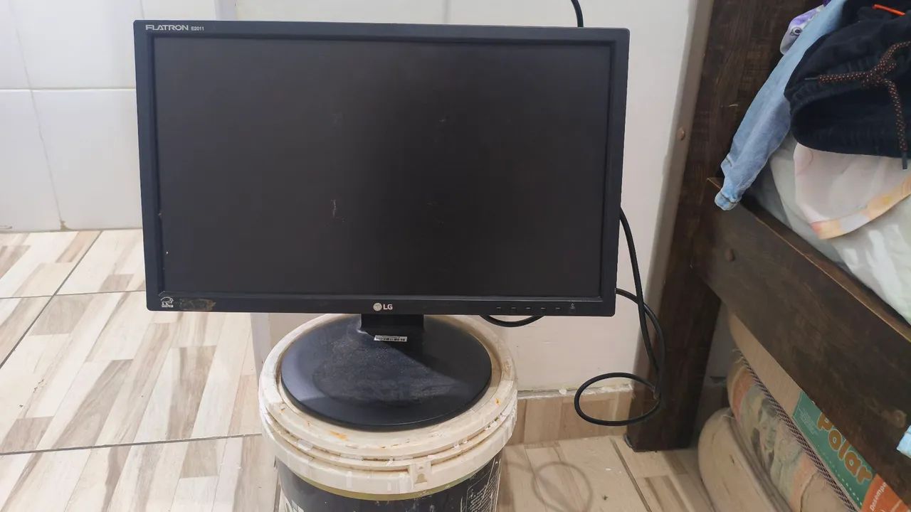 VENDO MONITOR LG FLATRON E2011- 20 POLEGADAS