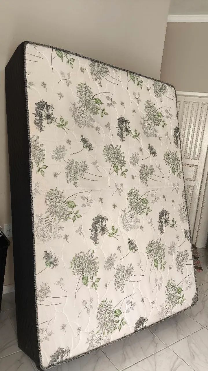 Cama Box de Casal Semi Nova