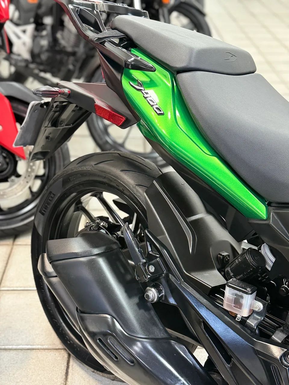 Bajaj Dominar 400 2024 - Foto 3