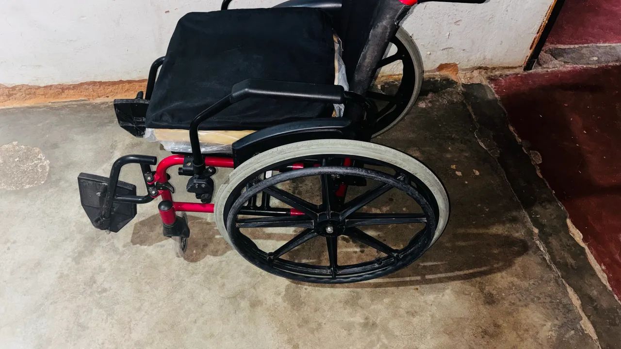 Cadeira de rodas  - Foto 3