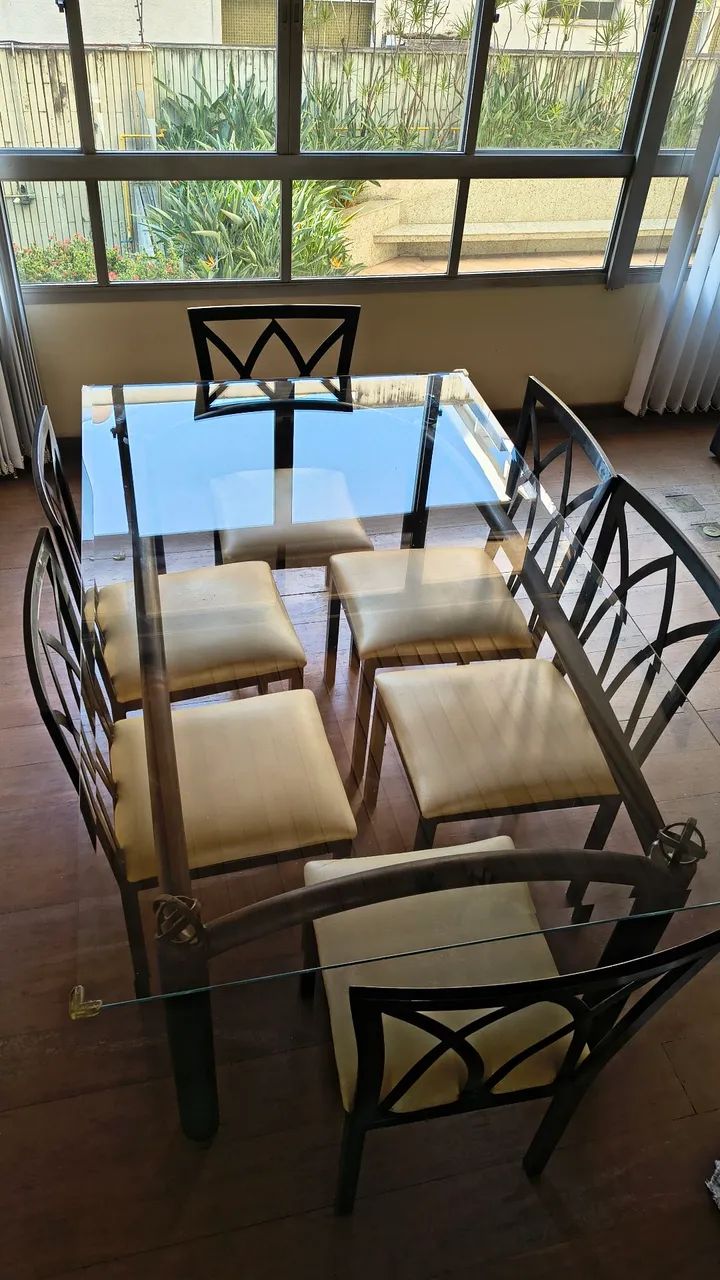 Mesa de jantar , vidro 180 cm x 110 cm , 6 cadeiras .  - Foto 4