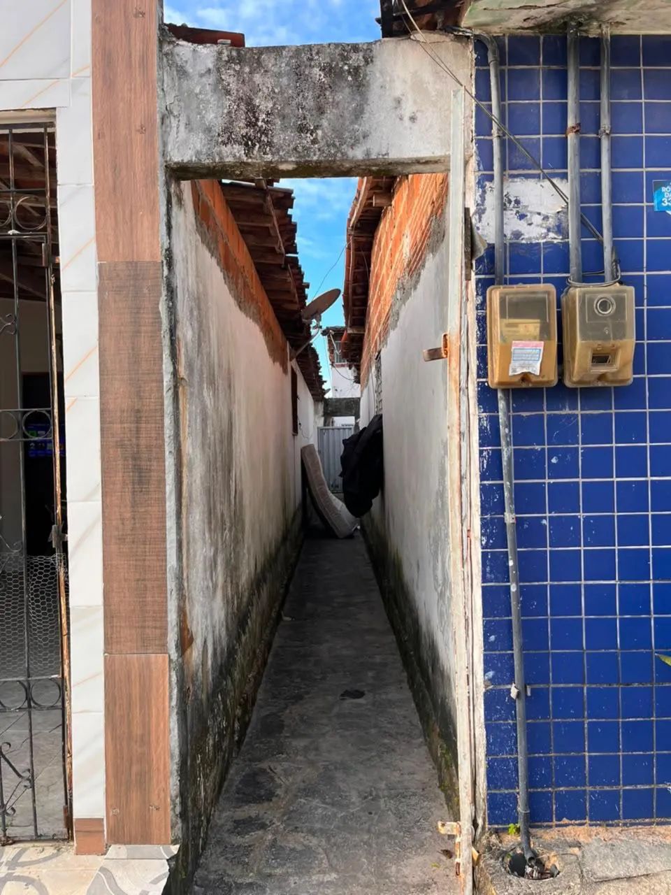 Vende-se uma casa duplex?  