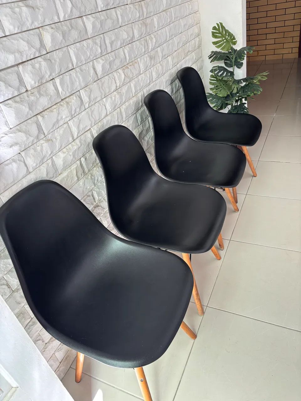 4 Cadeiras eames eiffel - Foto 2