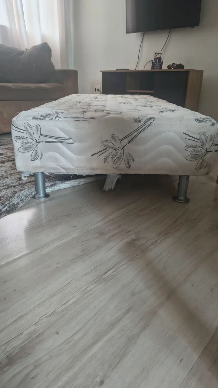 Box cama com colchão 