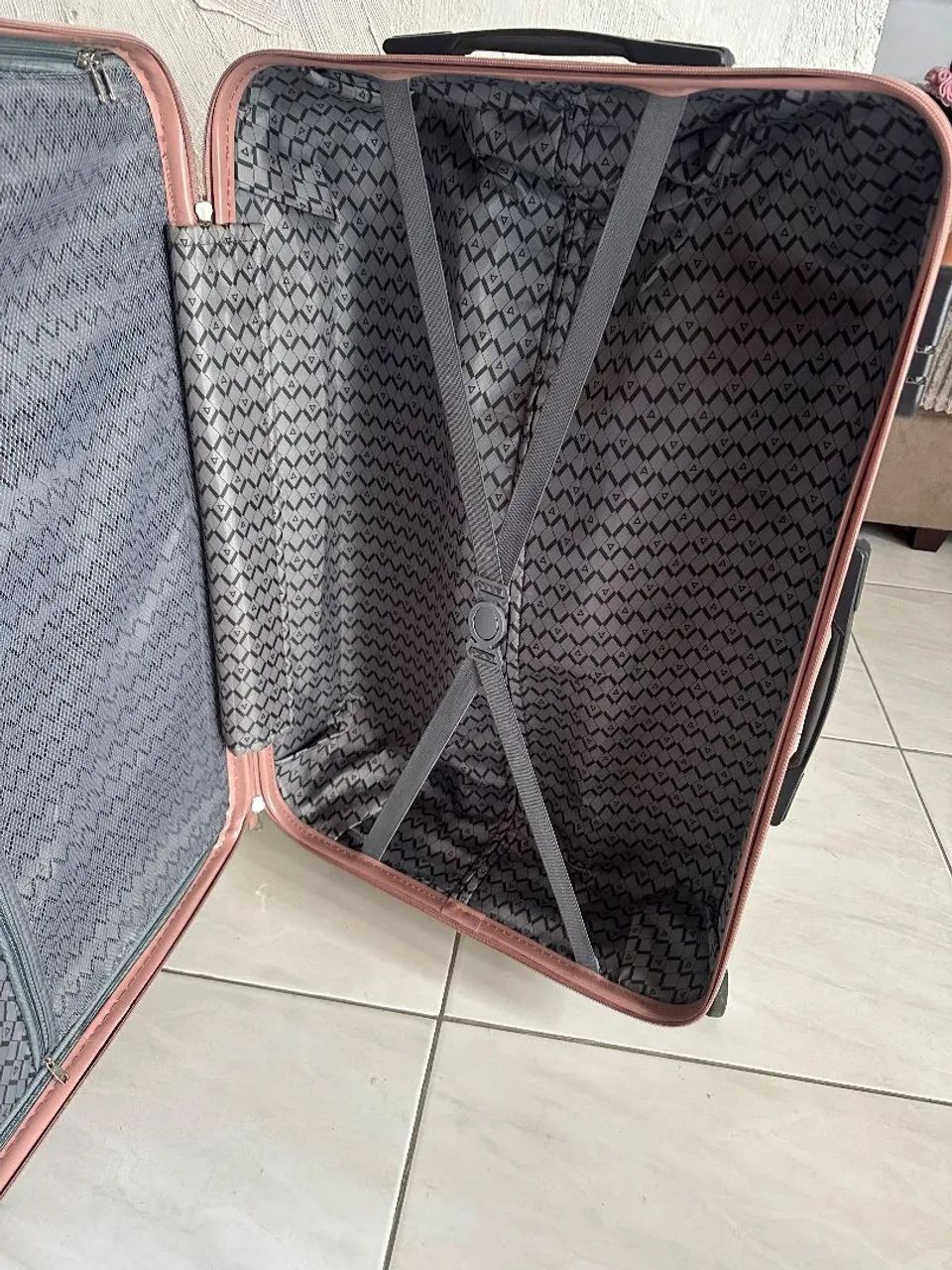 Mala grande para vender no precinho! - Foto 5