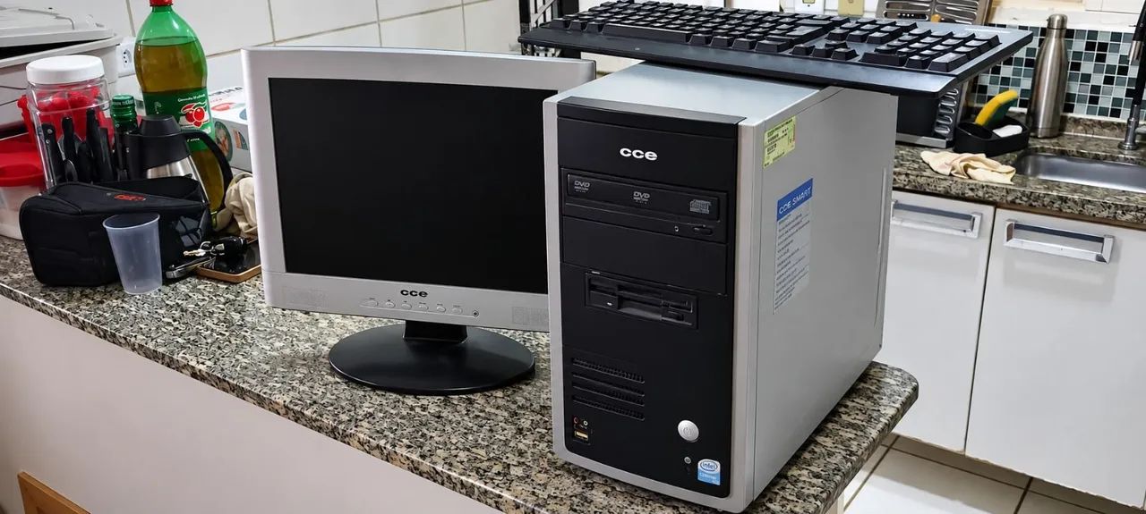 PC CCE Smart + Monitor R$ 150