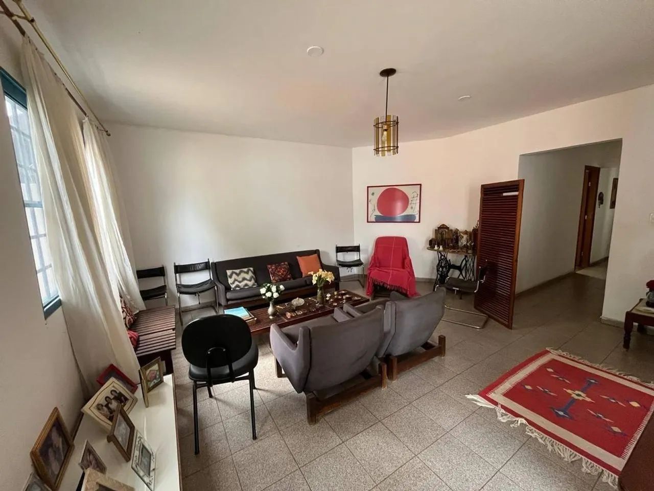 Imóvel com 3 suítes e amplo terreno - Foto 2