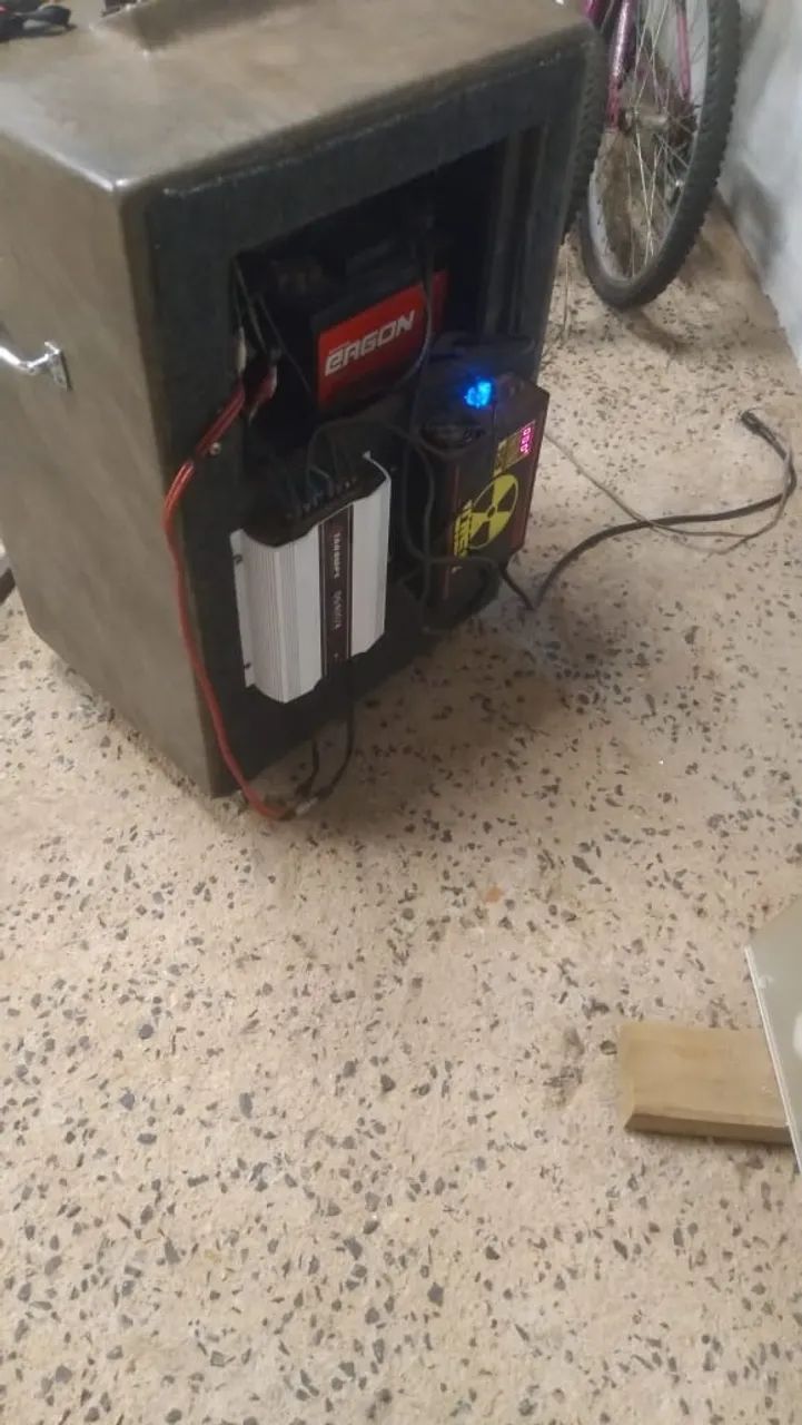 Vendo caixa de som e freezer  - Foto 3