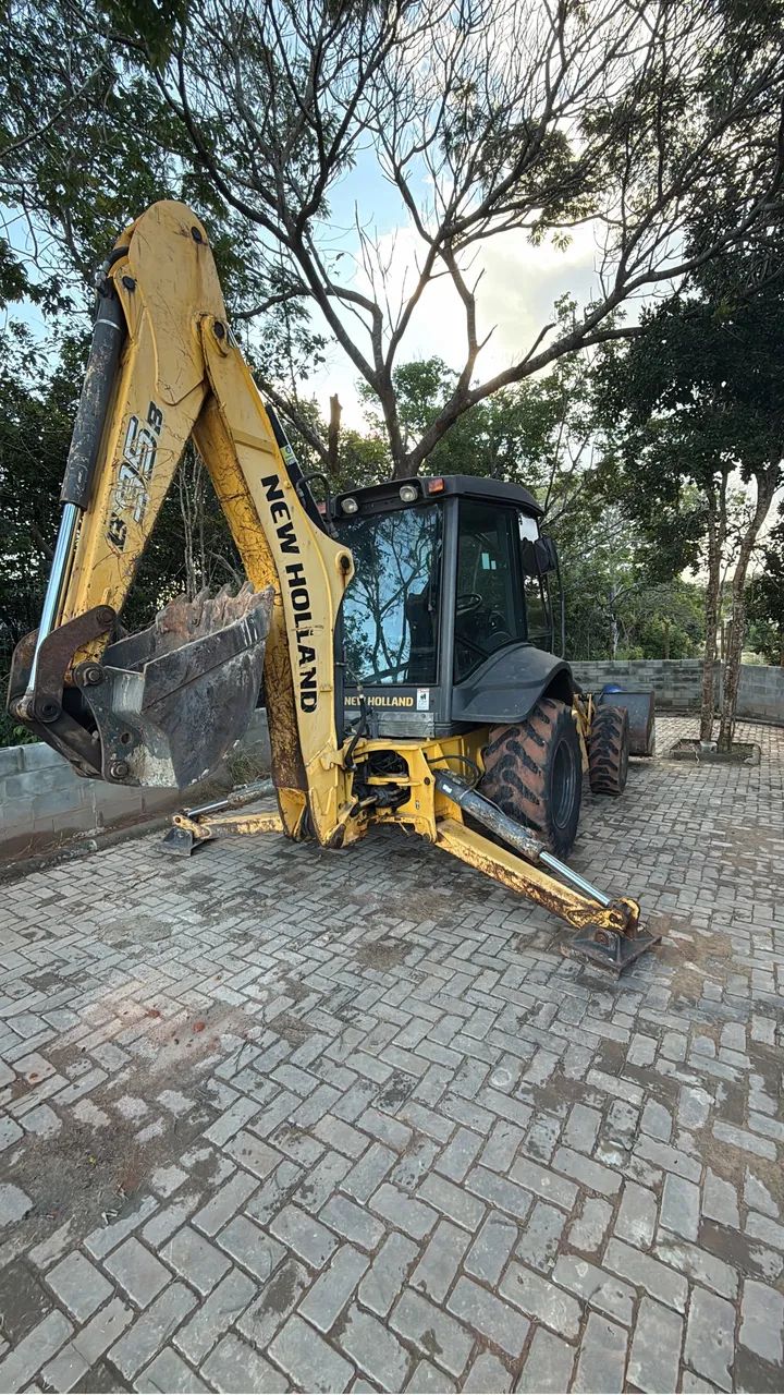 Retroescavadeira New Holland B95 - Foto 2