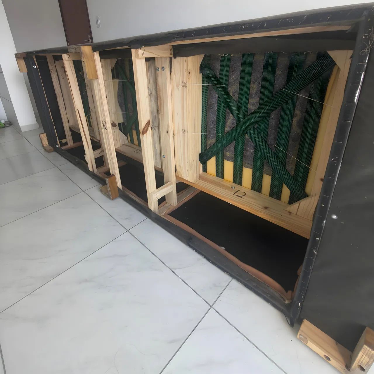 **VENDO SOFÁ DE 3 LUGARES - SEMINOVO!**  - Foto 4