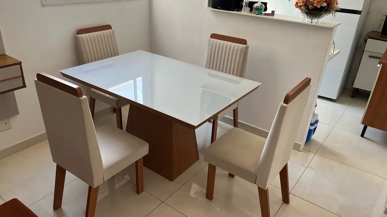 Mesa com 4 cadeira  - Foto 2