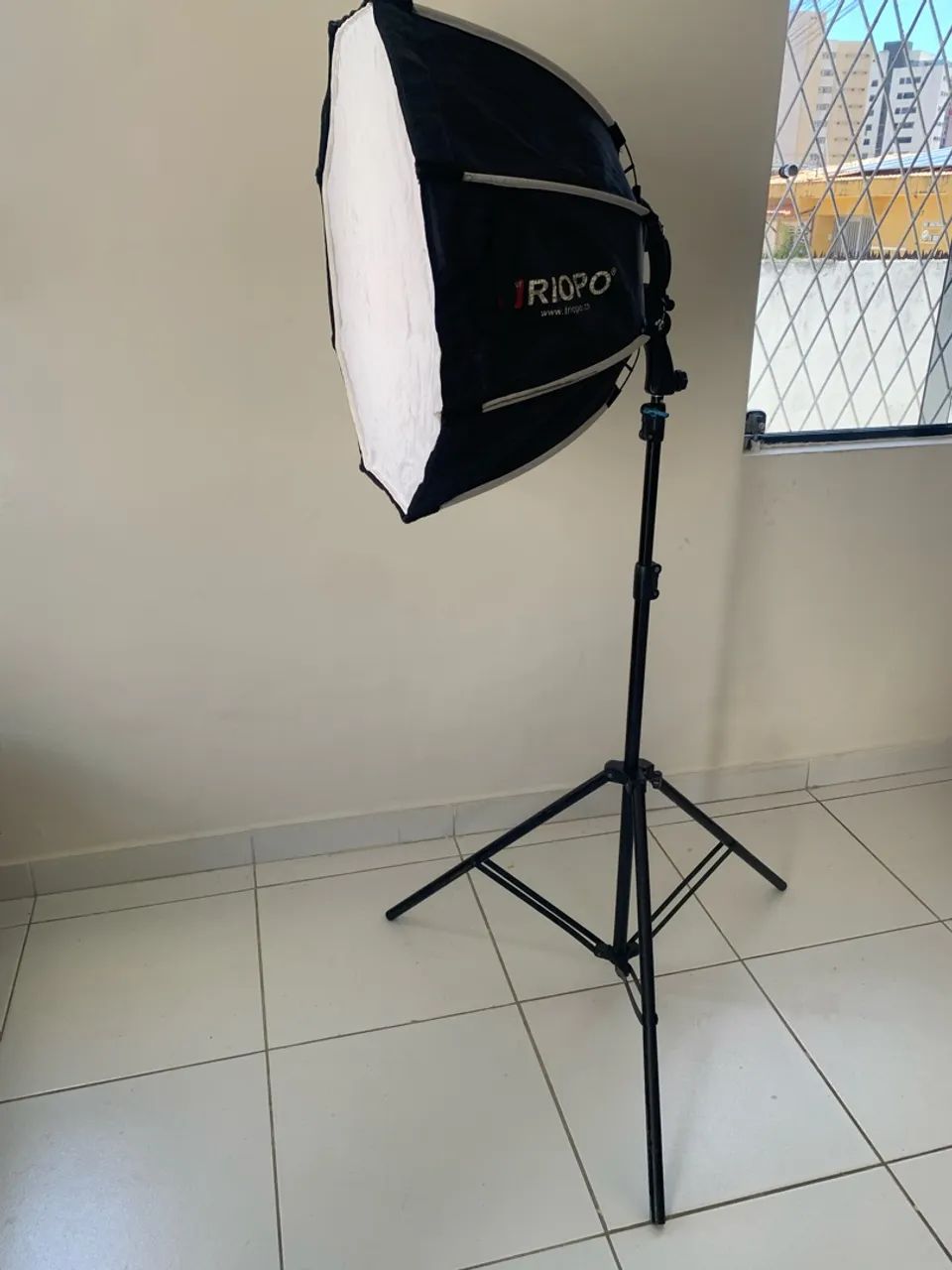 TRIPÉ E SOFTBOX - Foto 2
