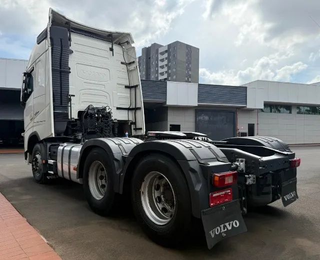 Volvo FH500 Globetrotter 6x2T 2017/2018 - Foto 3