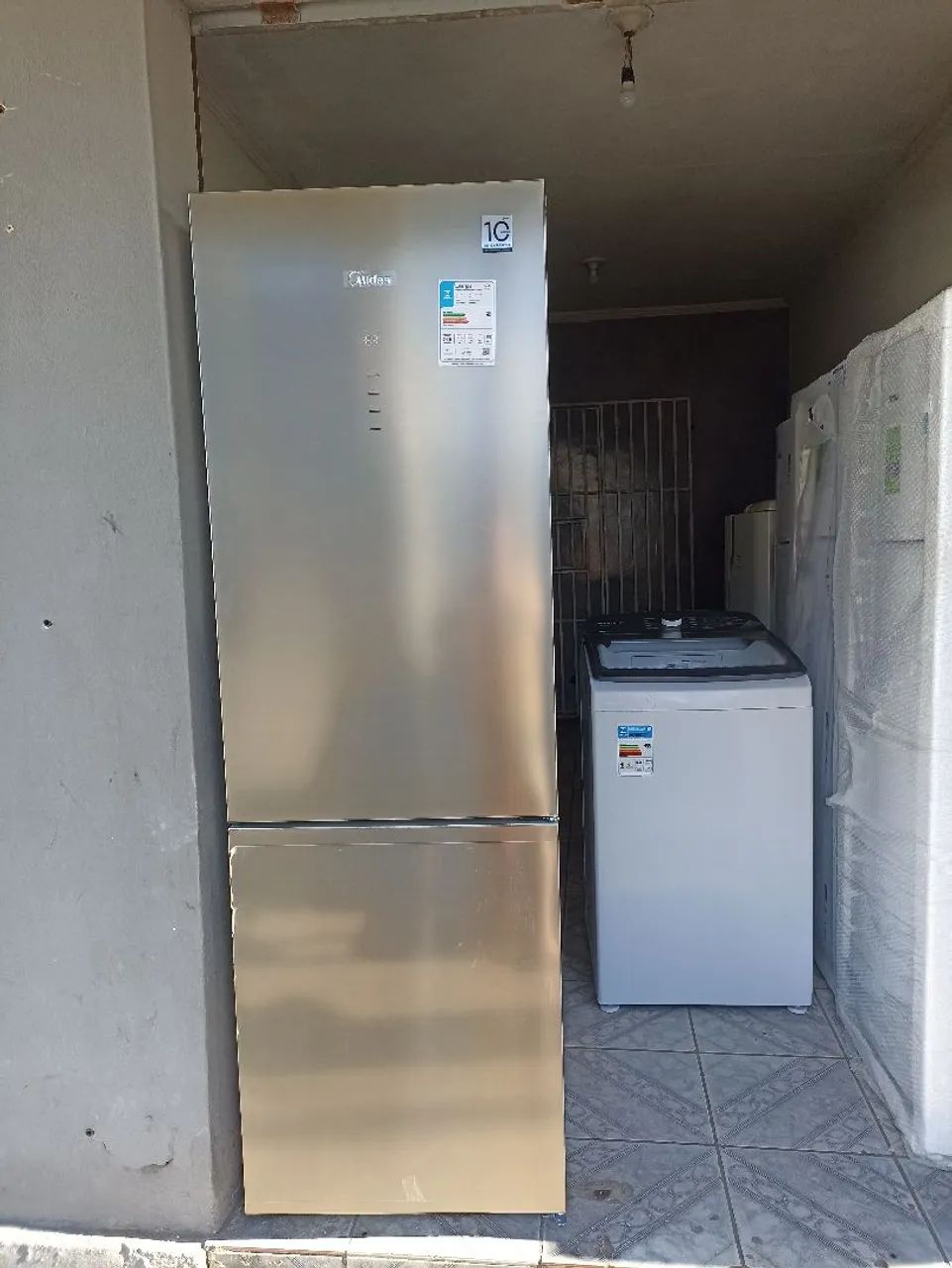 Geladeira Midea 401L totalmente nova