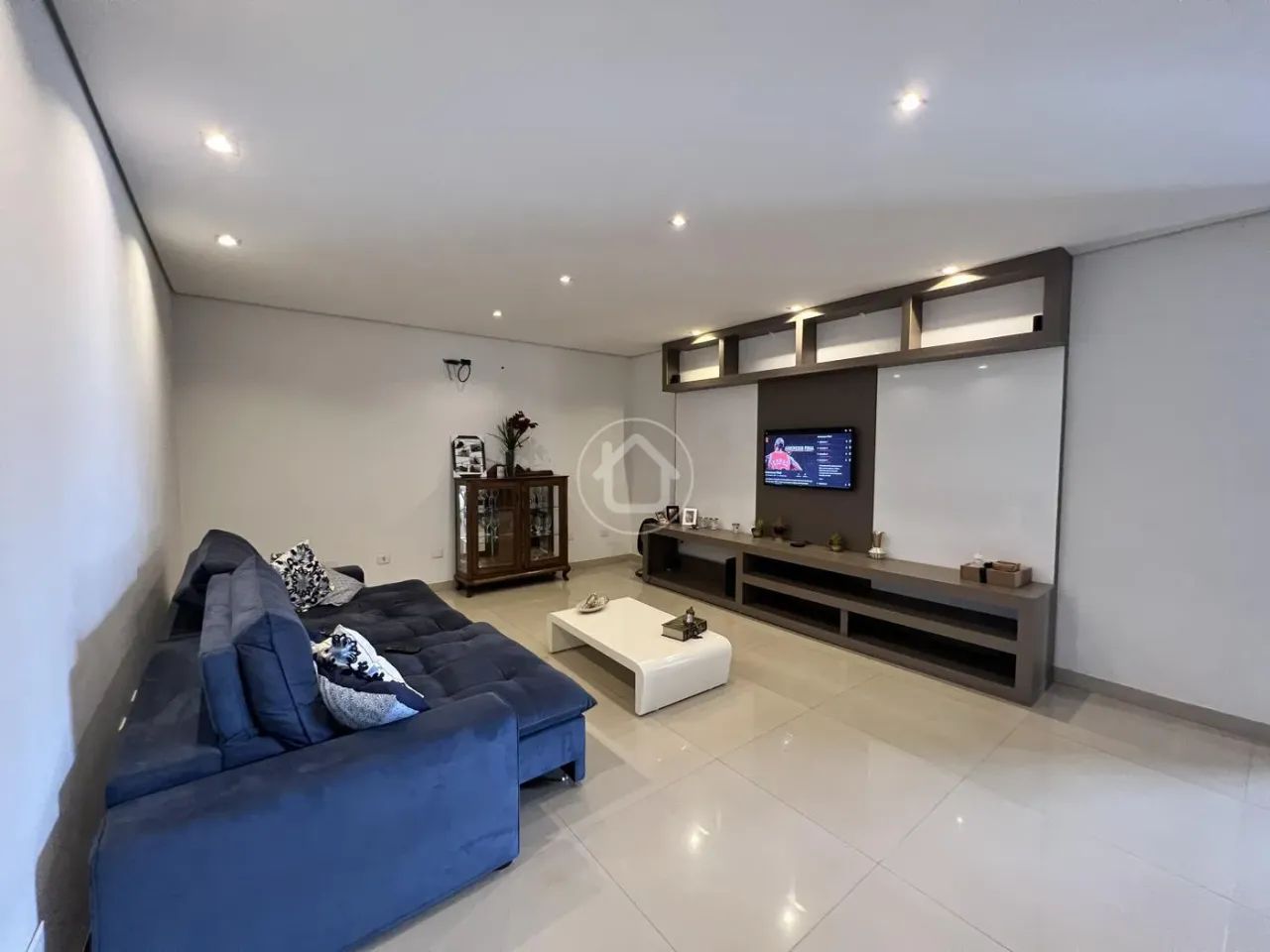 CASA COM 02 SUITES SENDO 01 MASTER - Foto 4
