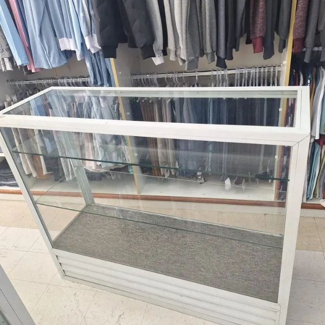 Balcão Vitrine de Vidro e Alumínio - Foto 2