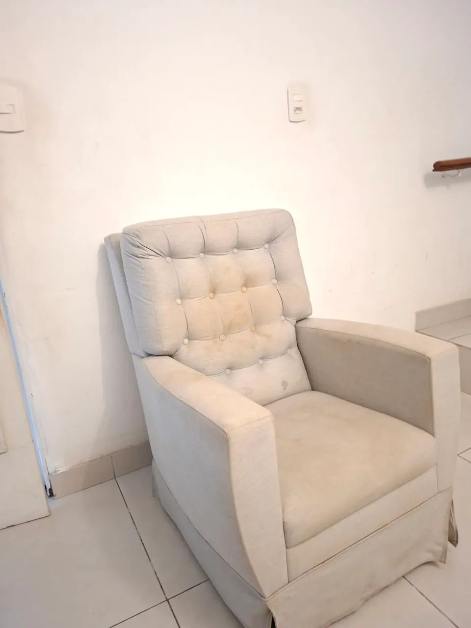 Kit Poltrona de Balanço com Botonê Linho Cinza + Puff - Foto 2