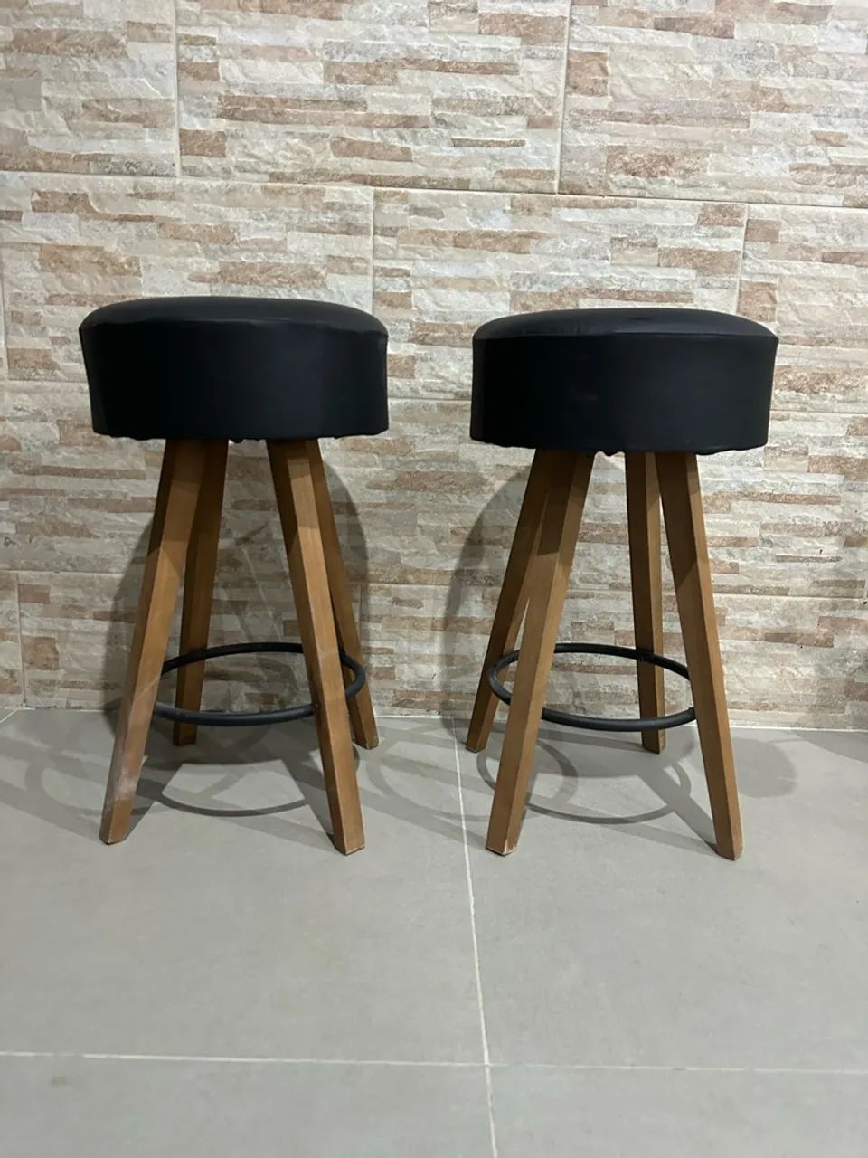 Vendo banqueta de couro 