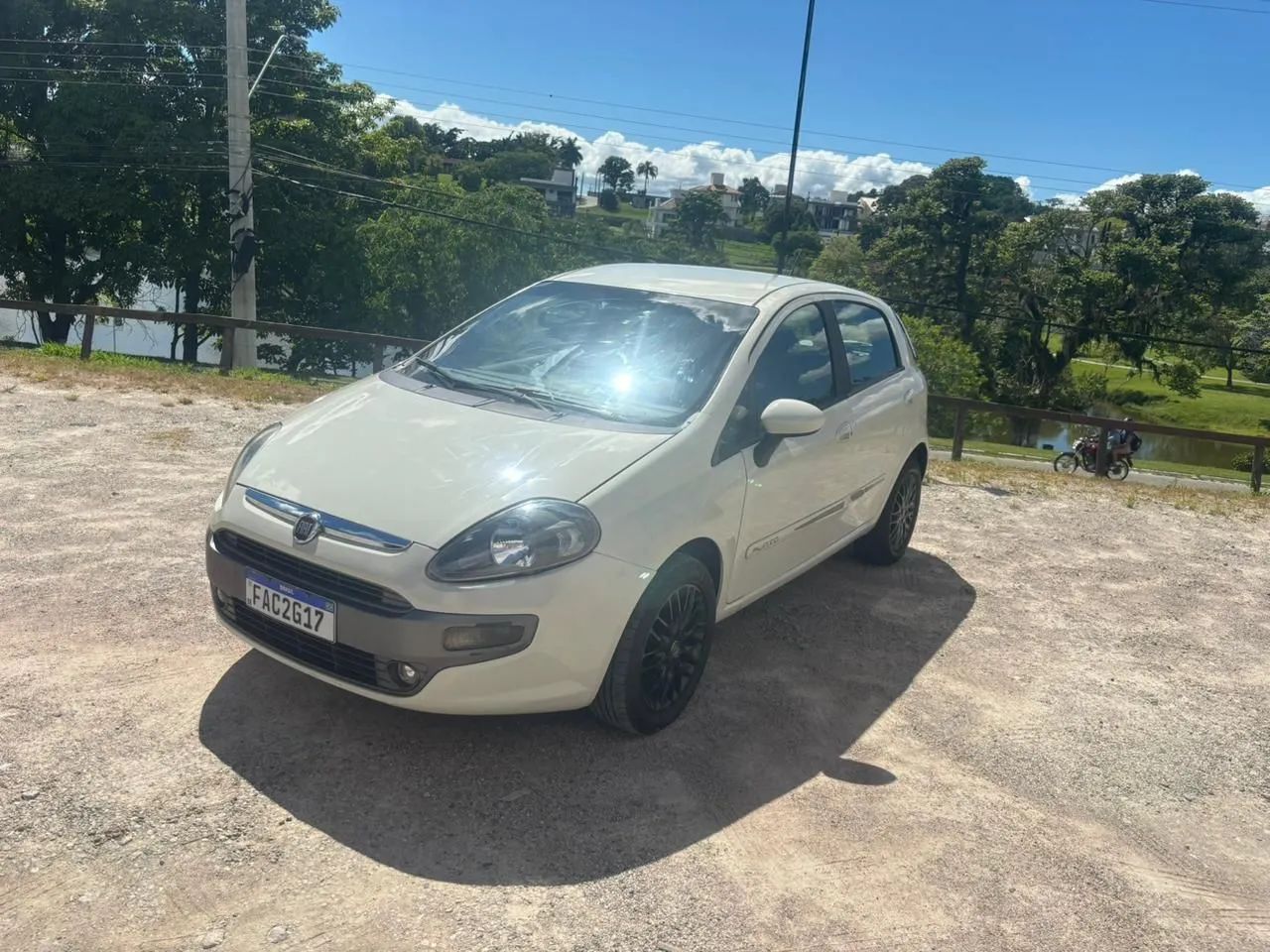 Fiat Punto Essence 1.6 Flex 16V 5P 2014 - Foto 5