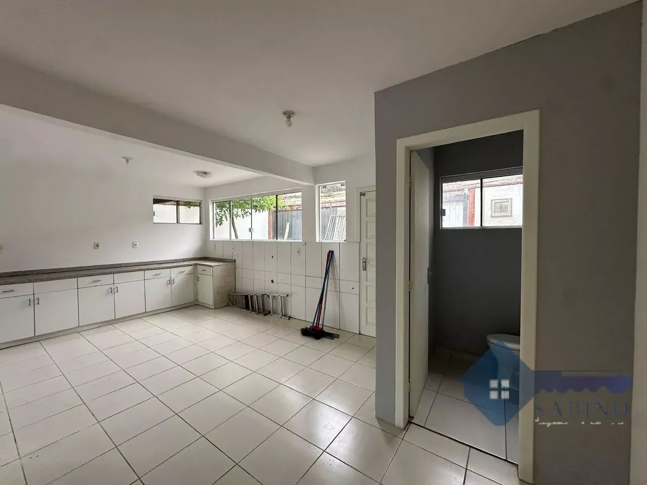 Casa com 4 quartos sendo 1 suite e 2 demi-suite para Locação, Madri - Palhoça - Foto 2