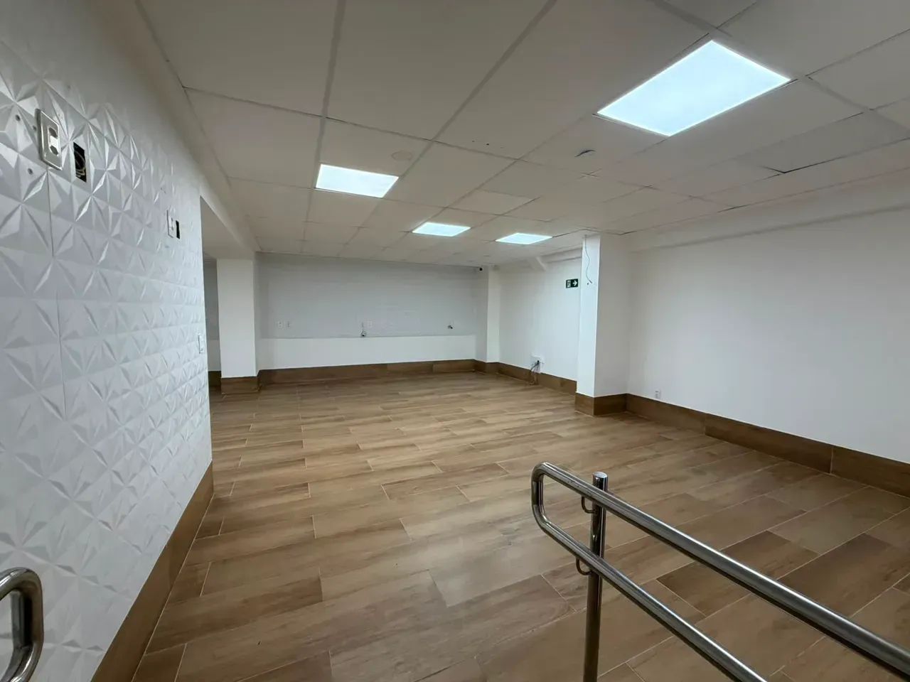 MÓVEL COMERCIAL À VENDA | ESQUINA MILTON SANTOS × GARIBALDI - Foto 3
