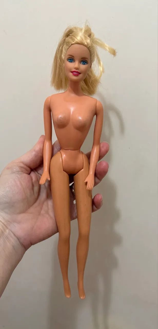  barbie vintage com pescoço quebrado 