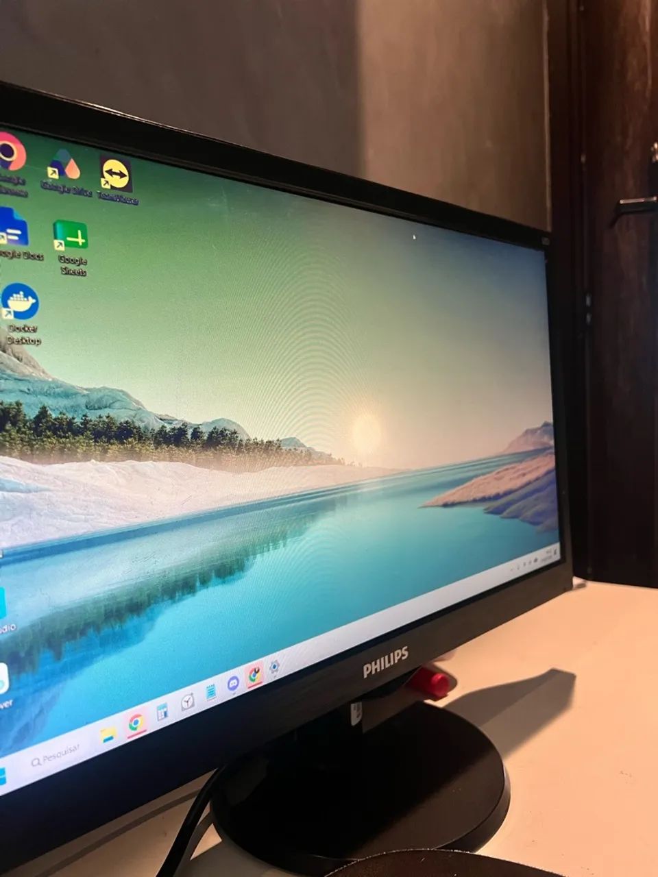 Monitor LED 18,5" Philips HDMI - Modelo 193V5L (Usado)