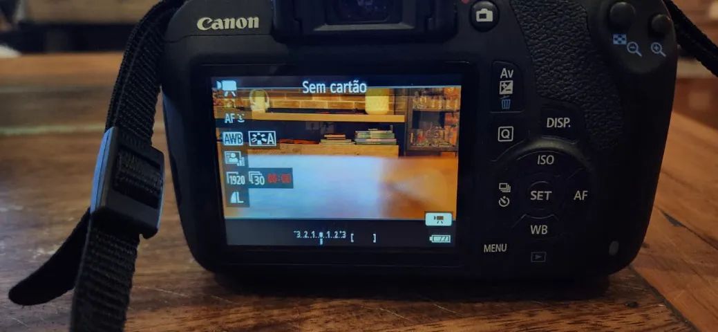 Camera Canon T5 Semi Nova - Foto 3