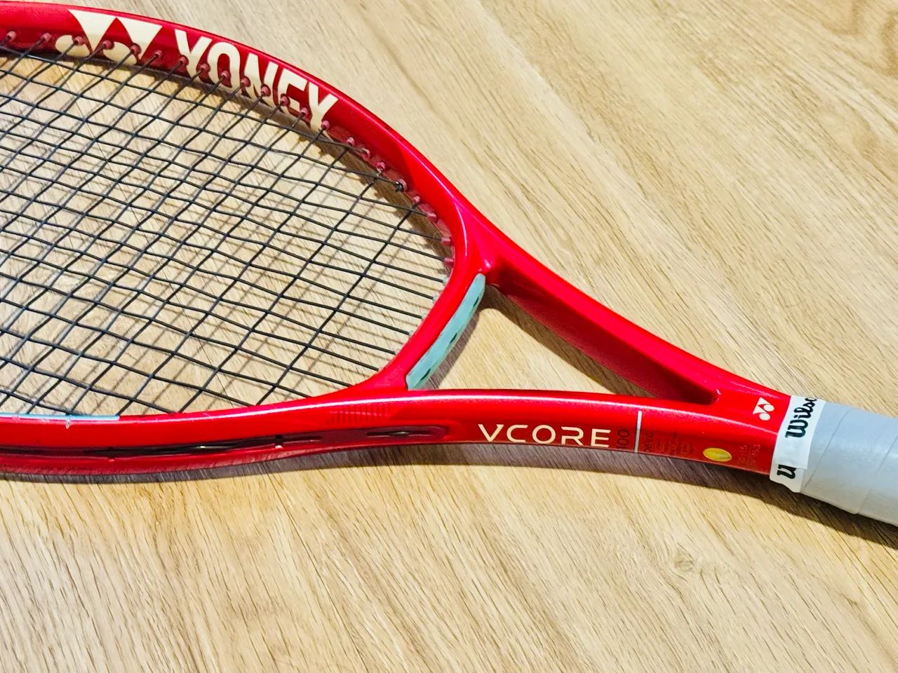 Yonex Vcore 100 L3 2026 300g - Esportes de Quadra e Ao Ar Livre
