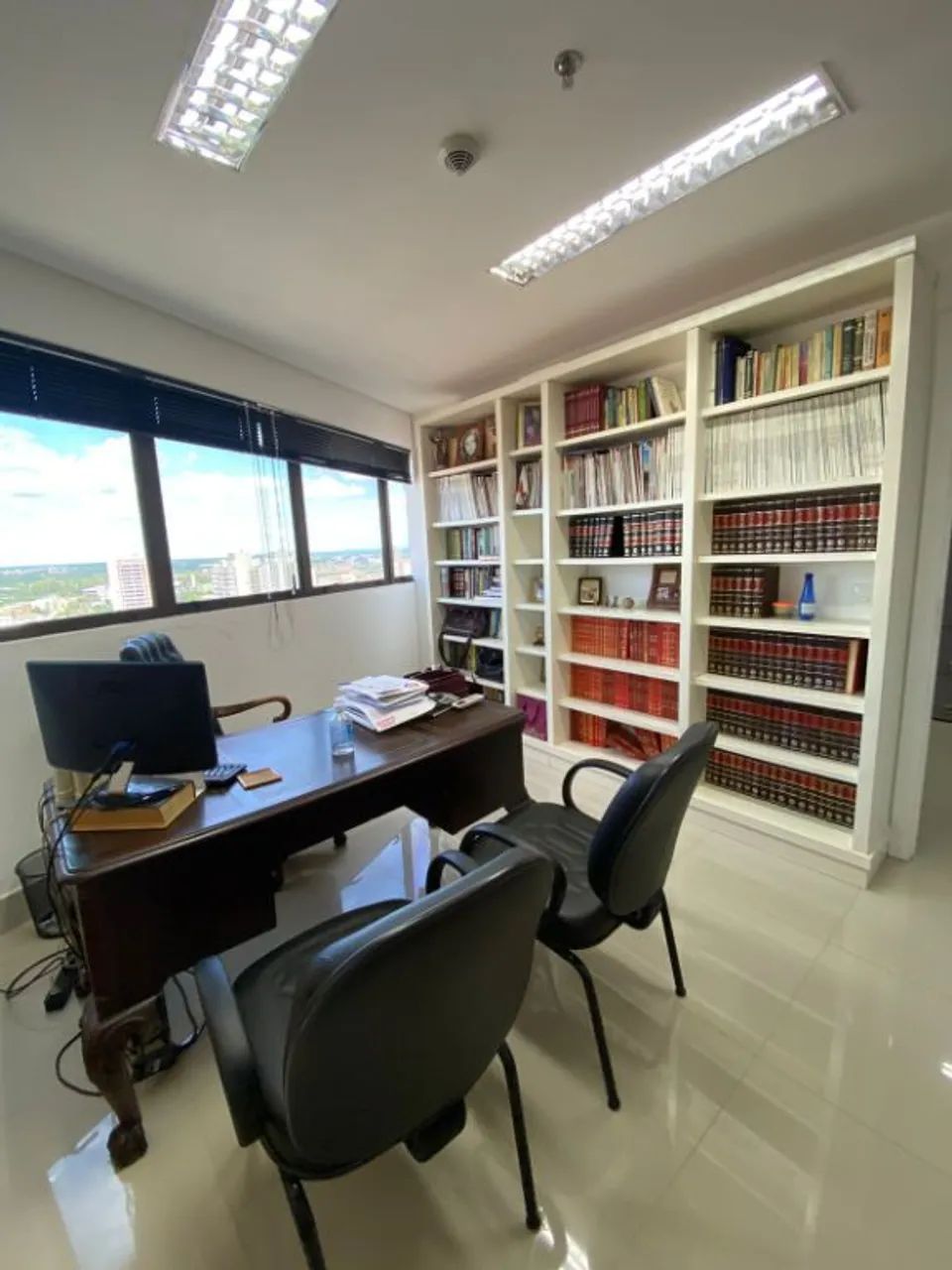 ALUGO SALA COMERCIAL COM LOCALIZAÇÃO PRIVILEGIADA EDIFÍCIO SB TOWER - Foto 4
