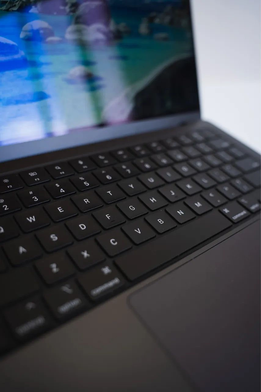 Macbook Pro 14" M3PRO  - Foto 2