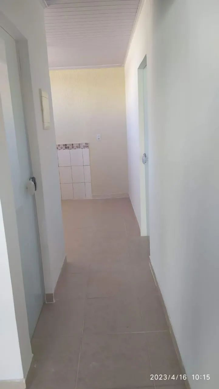 Kitnet com garagem entrada privativa  - Foto 4