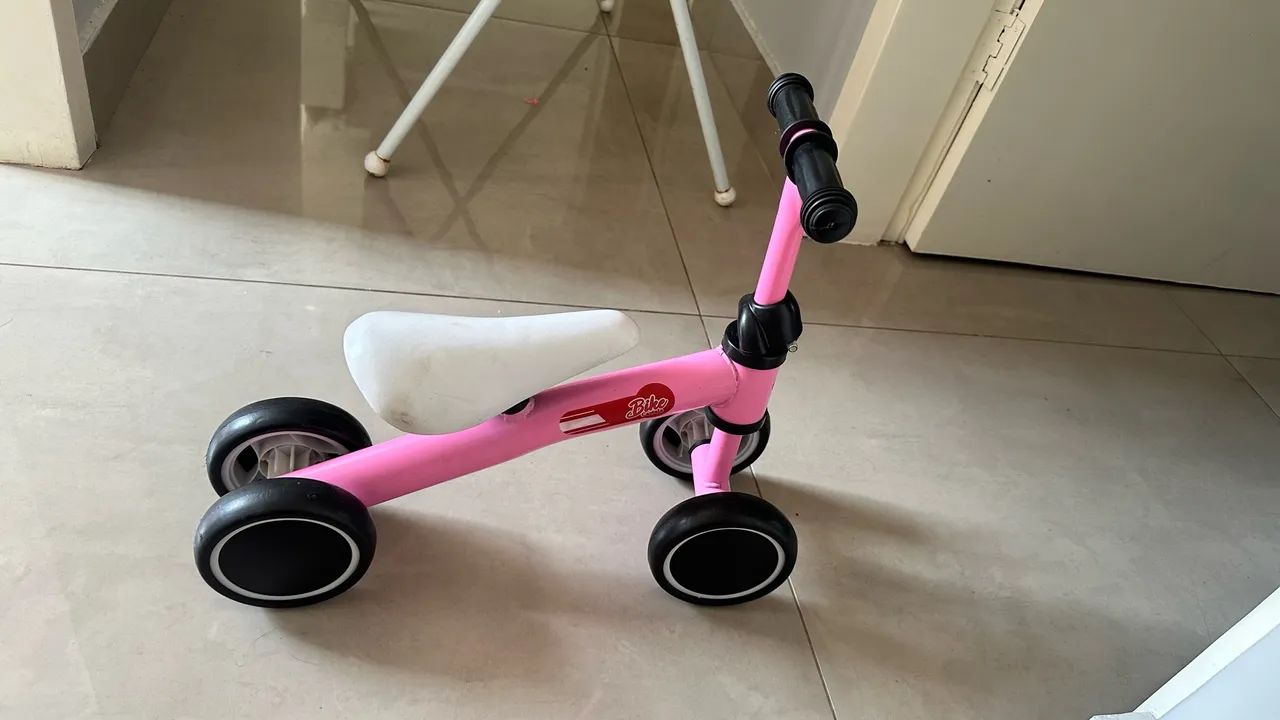 Bicicletinha de equilíbrio 