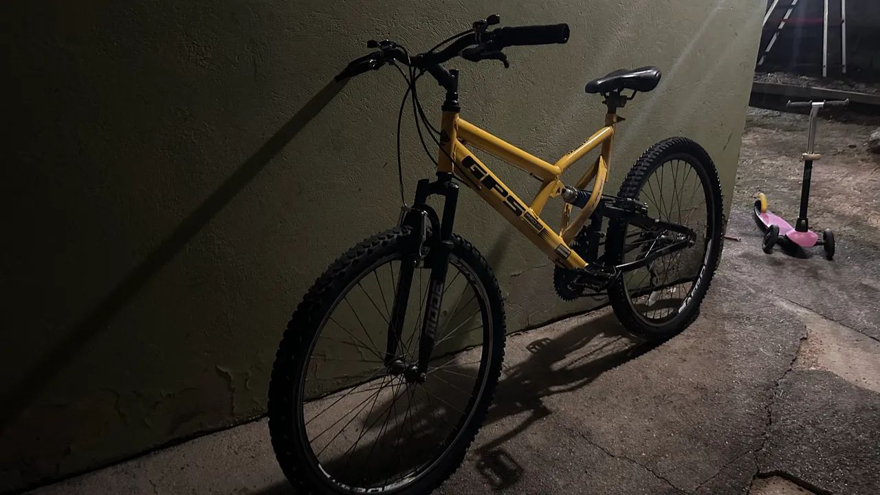 Bicicleta GPS Aro 26 Full Suspension Amarela  - Foto 5